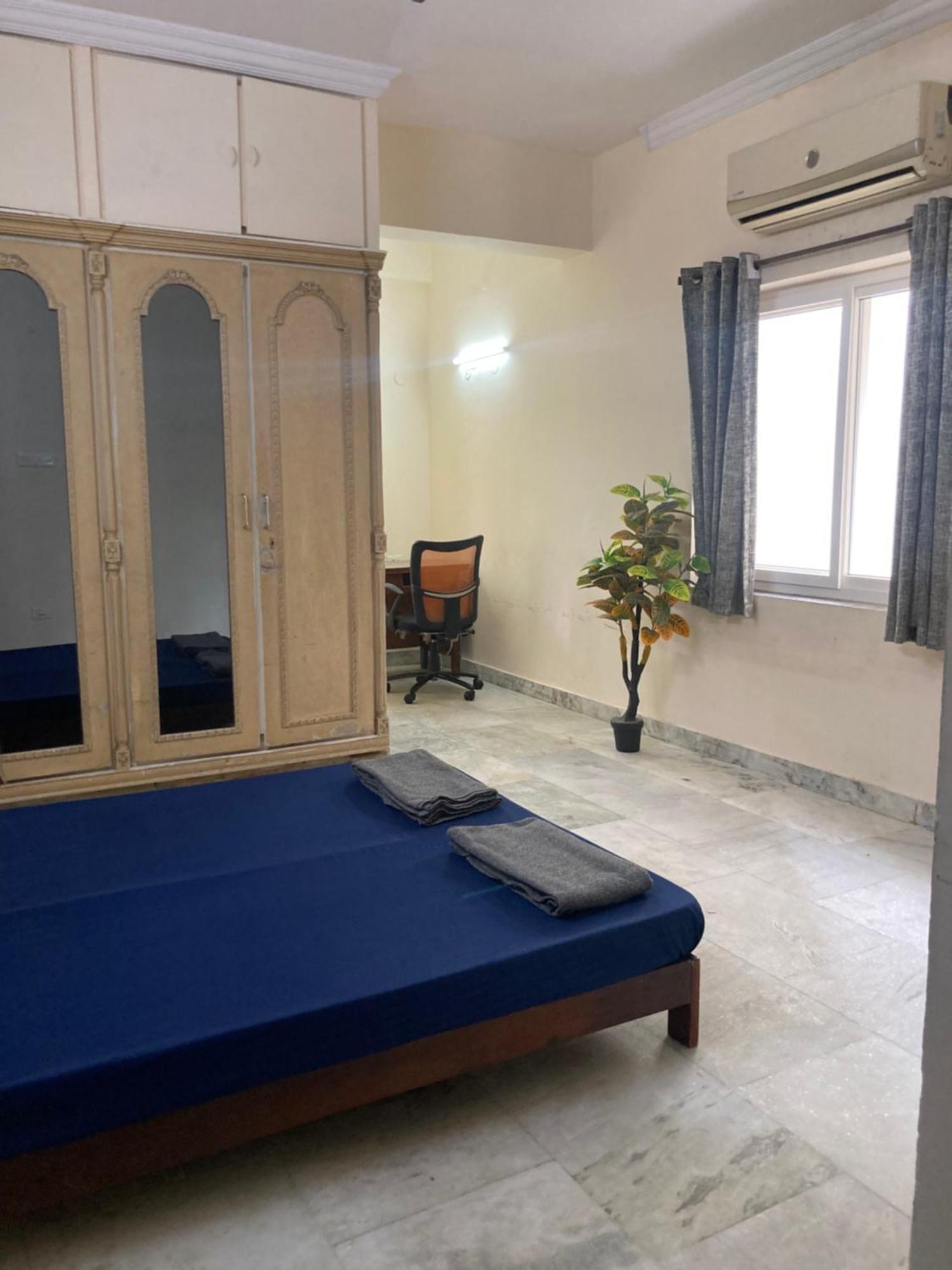 Elysium Inn Hyderabad Bagian luar foto